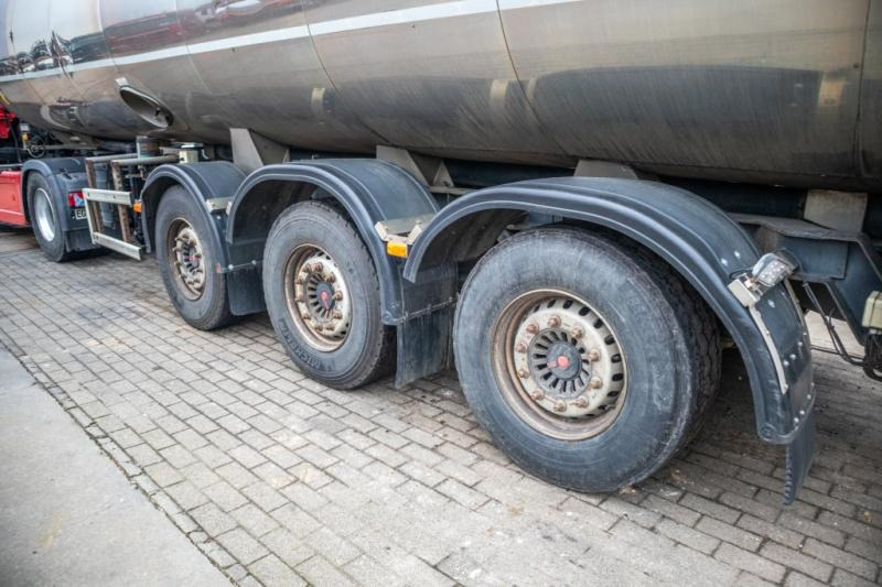 Eta CITERNE LAIT/MILCH/MILK 29000L - Tank semi-trailer: picture 5 Eta CITERNE LAIT/MILCH/MILK 29000L - Tank semi-trailer: picture 5