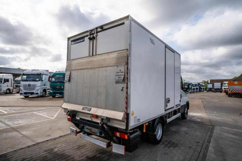 Iveco DAILY 35C180 HI MATIC+CARRIER XERIOS 5+ DHOLLANDIA - Refrigerated van: picture 4 Iveco DAILY 35C180 HI MATIC+CARRIER XERIOS 5+ DHOLLANDIA - Refrigerated van: picture 4