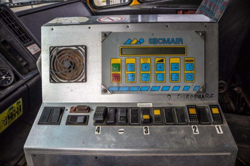 Tipper Mercedes SK 2531-6X2-PATA/BITUMEN/ASFALT/GOUDRON: picture 6