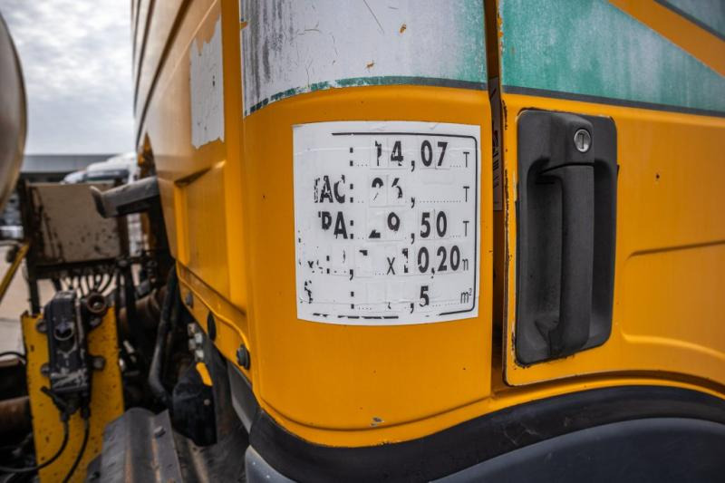 Tipper Mercedes SK 2531-6X2-PATA/BITUMEN/ASFALT/GOUDRON: picture 8