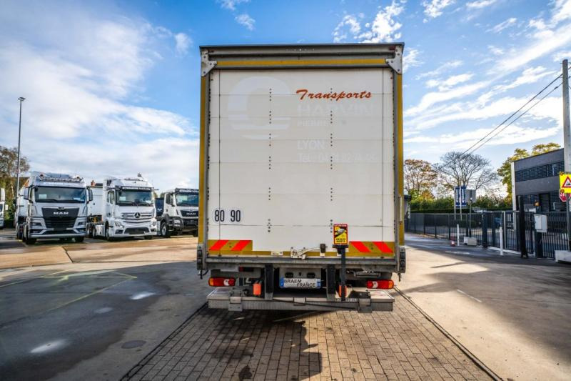 Renault D WIDE 250 DXI (12T)+DHOLLANDIA - Box truck: picture 5 Renault D WIDE 250 DXI (12T)+DHOLLANDIA - Box truck: picture 5