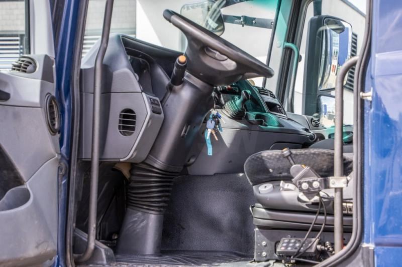 Interior photo 1: Leasing of Mercedes ACTROS 1846 LS-MP3+HYDR. Mercedes ACTROS 1846 LS-MP3+HYDR.