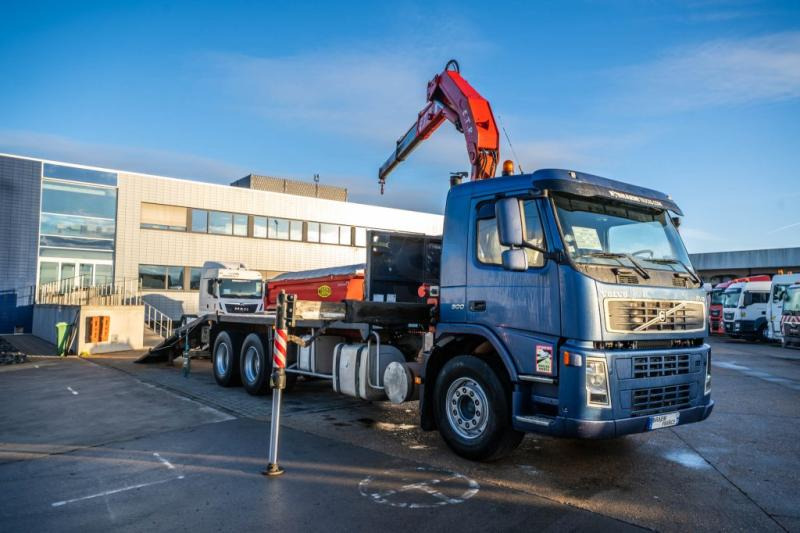 Volvo FM 300-6x2+FASSI 19t/m + 2EXT - Tow truck: picture 2 Volvo FM 300-6x2+FASSI 19t/m + 2EXT - Tow truck: picture 2