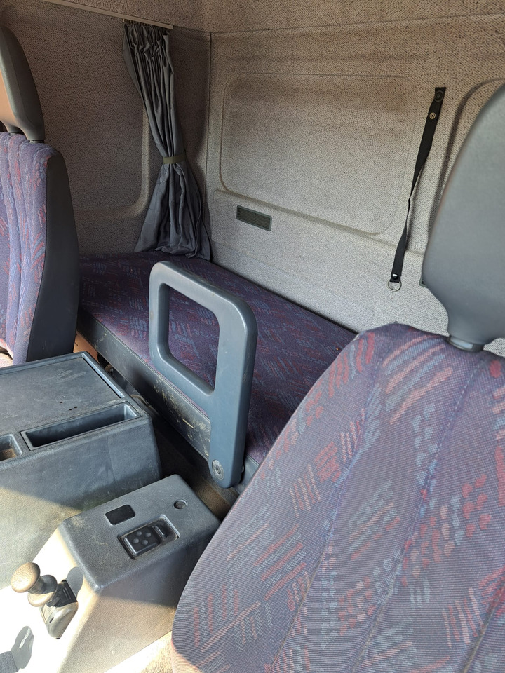 MERCEDES-BENZ 1823 - Autotransporter truck: picture 5 MERCEDES-BENZ 1823 - Autotransporter truck: picture 5