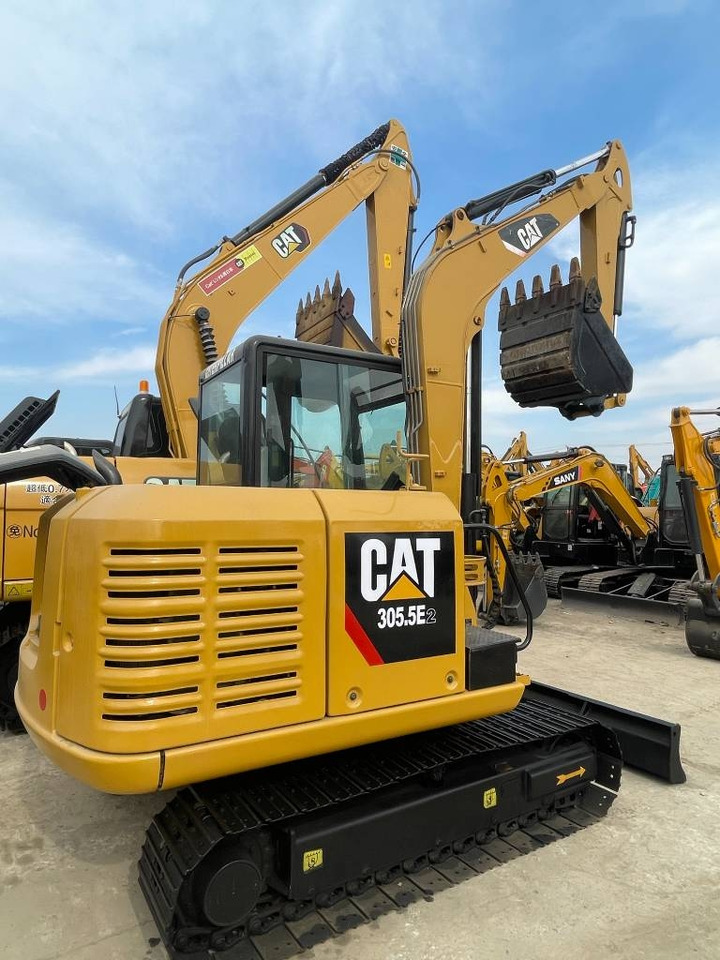 CAT 305.5E2 - Mini excavator: picture 1 CAT 305.5E2 - Mini excavator: picture 1