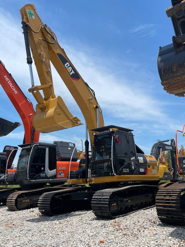 CAT 323D2 - Crawler excavator: picture 2 CAT 323D2 - Crawler excavator: picture 2