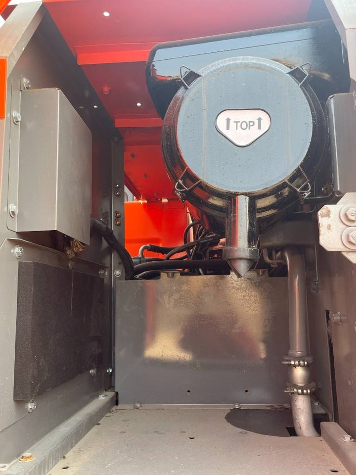 Hitachi ZX 210 - Crawler excavator: picture 2 Hitachi ZX 210 - Crawler excavator: picture 2