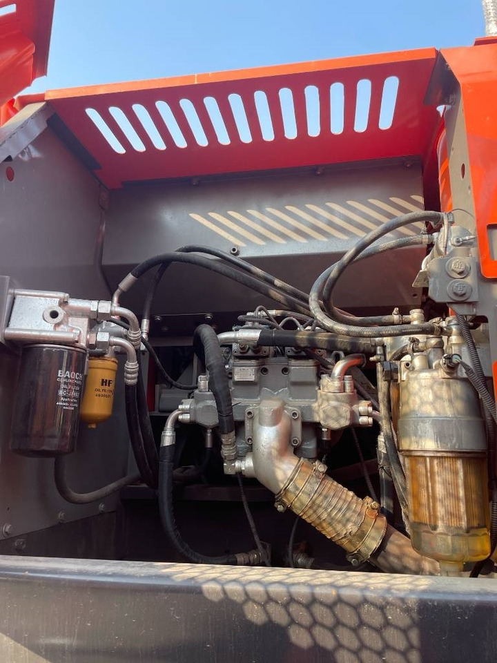 Hitachi ZX 210 - Crawler excavator: picture 4 Hitachi ZX 210 - Crawler excavator: picture 4