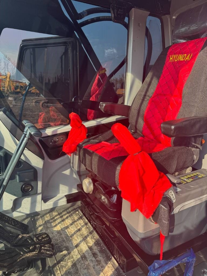 Hyundai HX220 - Crawler excavator: picture 3 Hyundai HX220 - Crawler excavator: picture 3