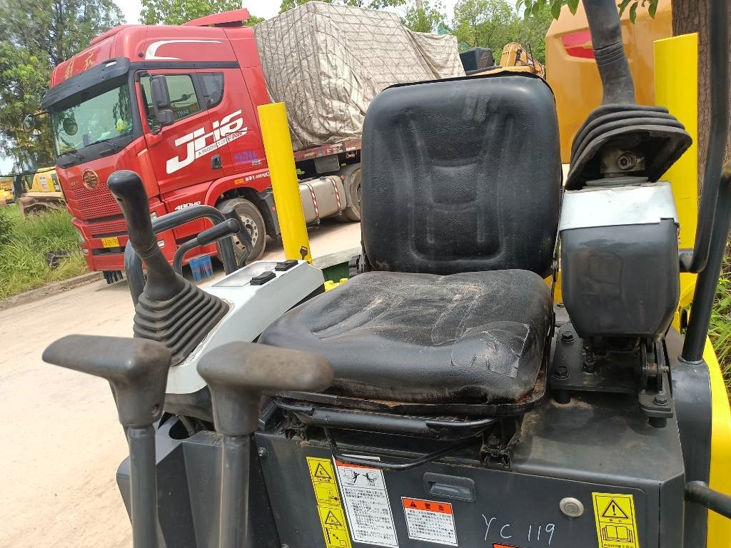 Komatsu PC 18 - Crawler excavator: picture 5 Komatsu PC 18 - Crawler excavator: picture 5