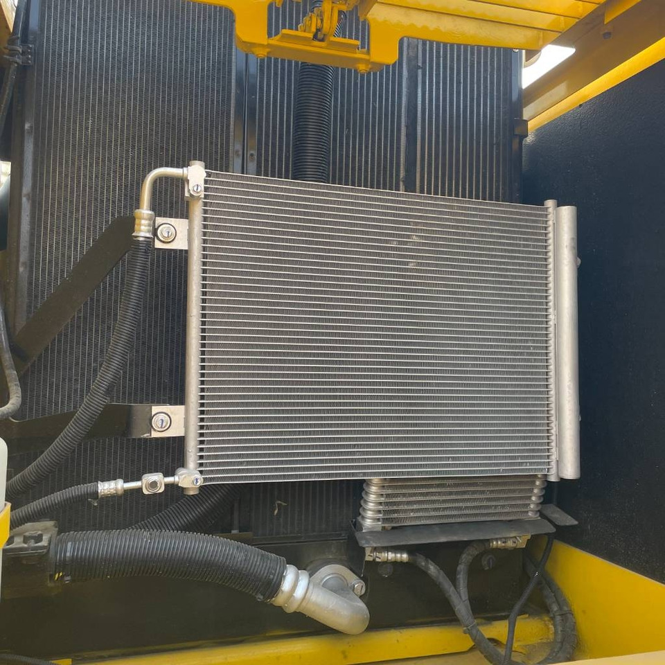 Komatsu PC 200 - Crawler excavator: picture 4 Komatsu PC 200 - Crawler excavator: picture 4