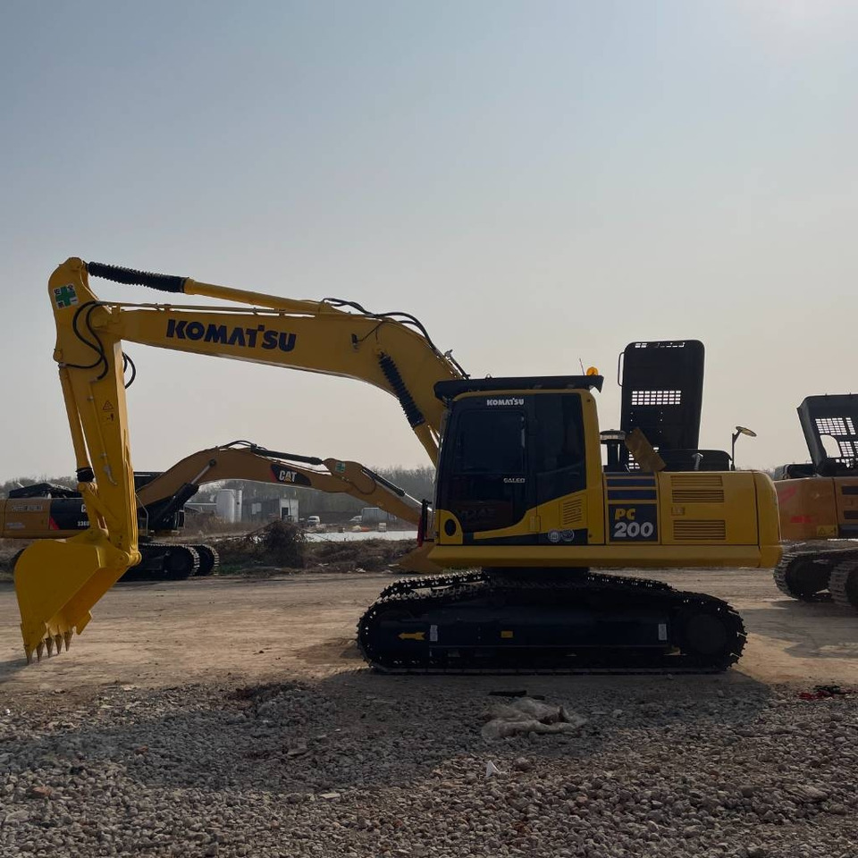 Komatsu PC 200 - Crawler excavator: picture 2 Komatsu PC 200 - Crawler excavator: picture 2