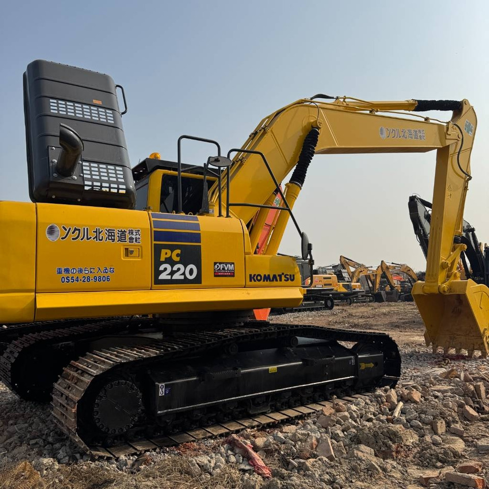 Komatsu PC 220 - Crawler excavator: picture 1 Komatsu PC 220 - Crawler excavator: picture 1