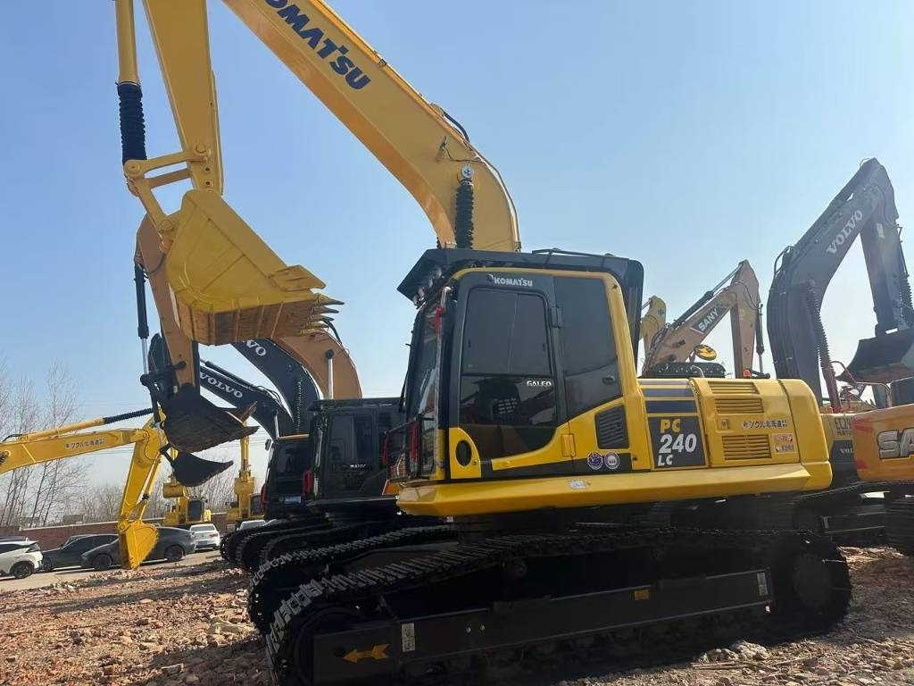 Komatsu PC 240 LC - Crawler excavator: picture 2 Komatsu PC 240 LC - Crawler excavator: picture 2