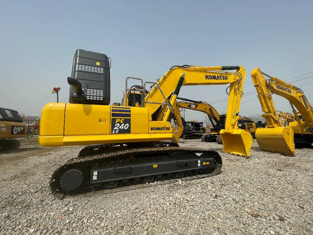 Komatsu PC 240 LC - Crawler excavator: picture 1 Komatsu PC 240 LC - Crawler excavator: picture 1