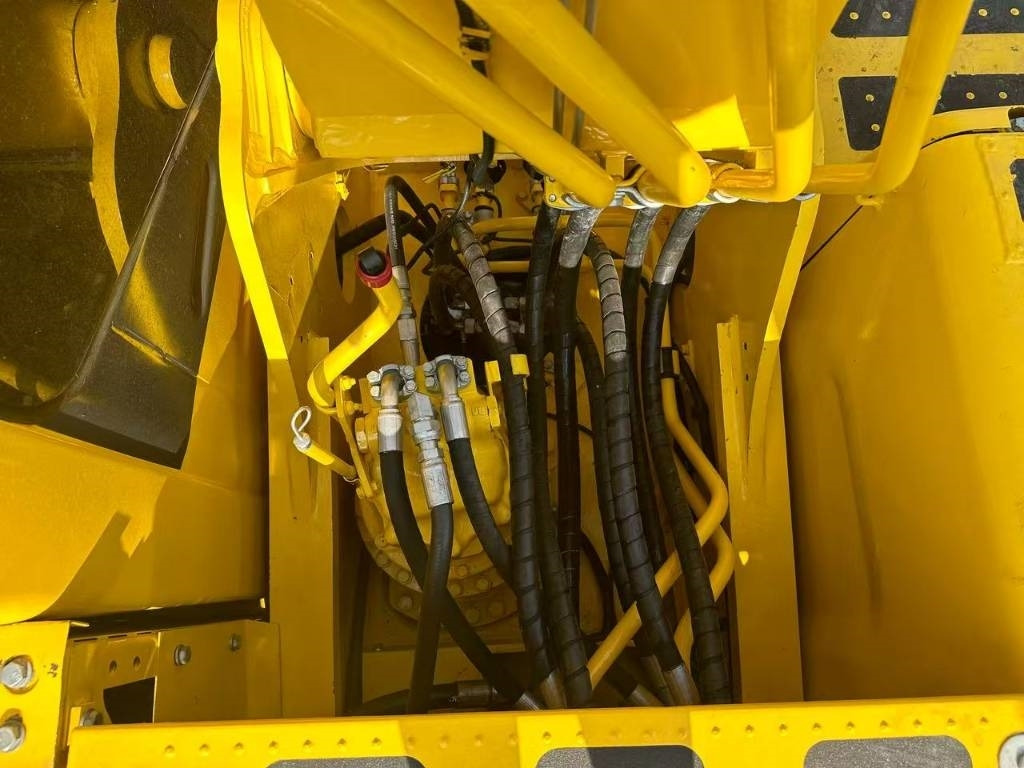 Komatsu PC 240 LC - Crawler excavator: picture 3 Komatsu PC 240 LC - Crawler excavator: picture 3