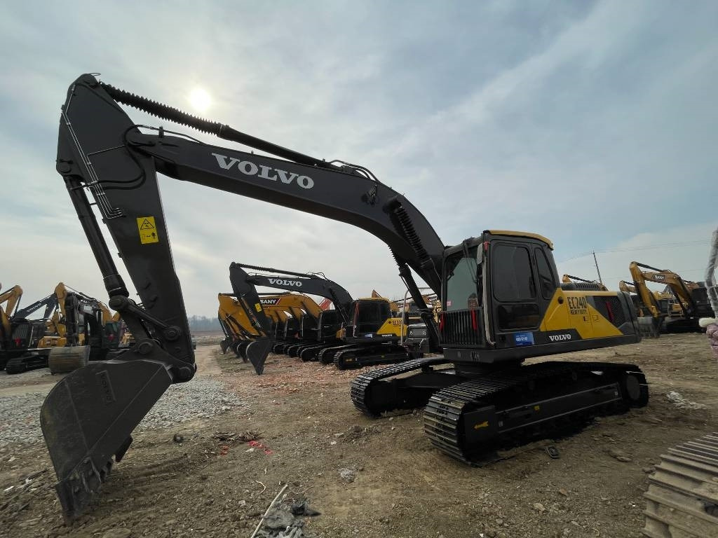 Volvo EC 240 - Crawler excavator: picture 3 Volvo EC 240 - Crawler excavator: picture 3