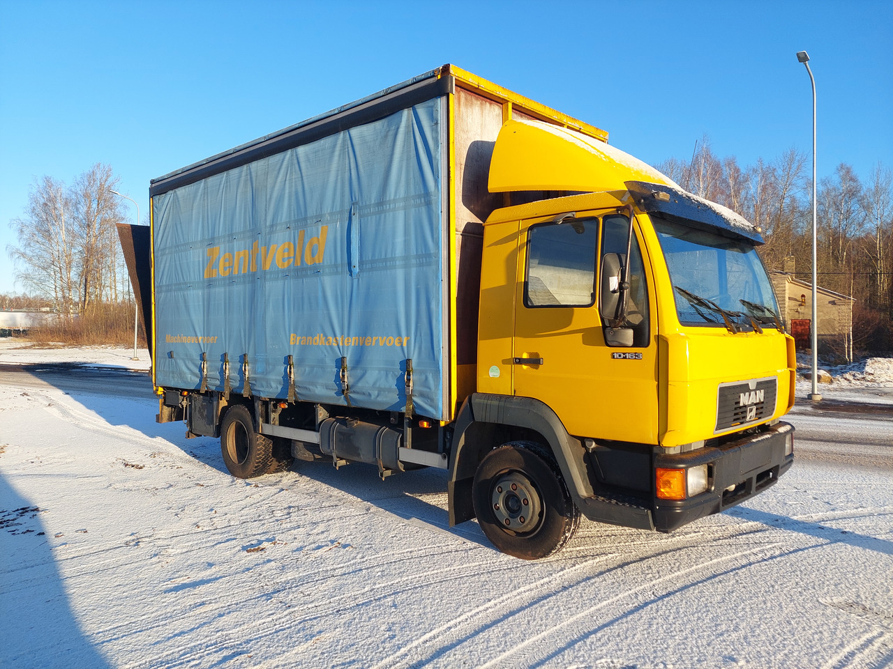 MAN - Curtainsider truck: picture 2 MAN - Curtainsider truck: picture 2