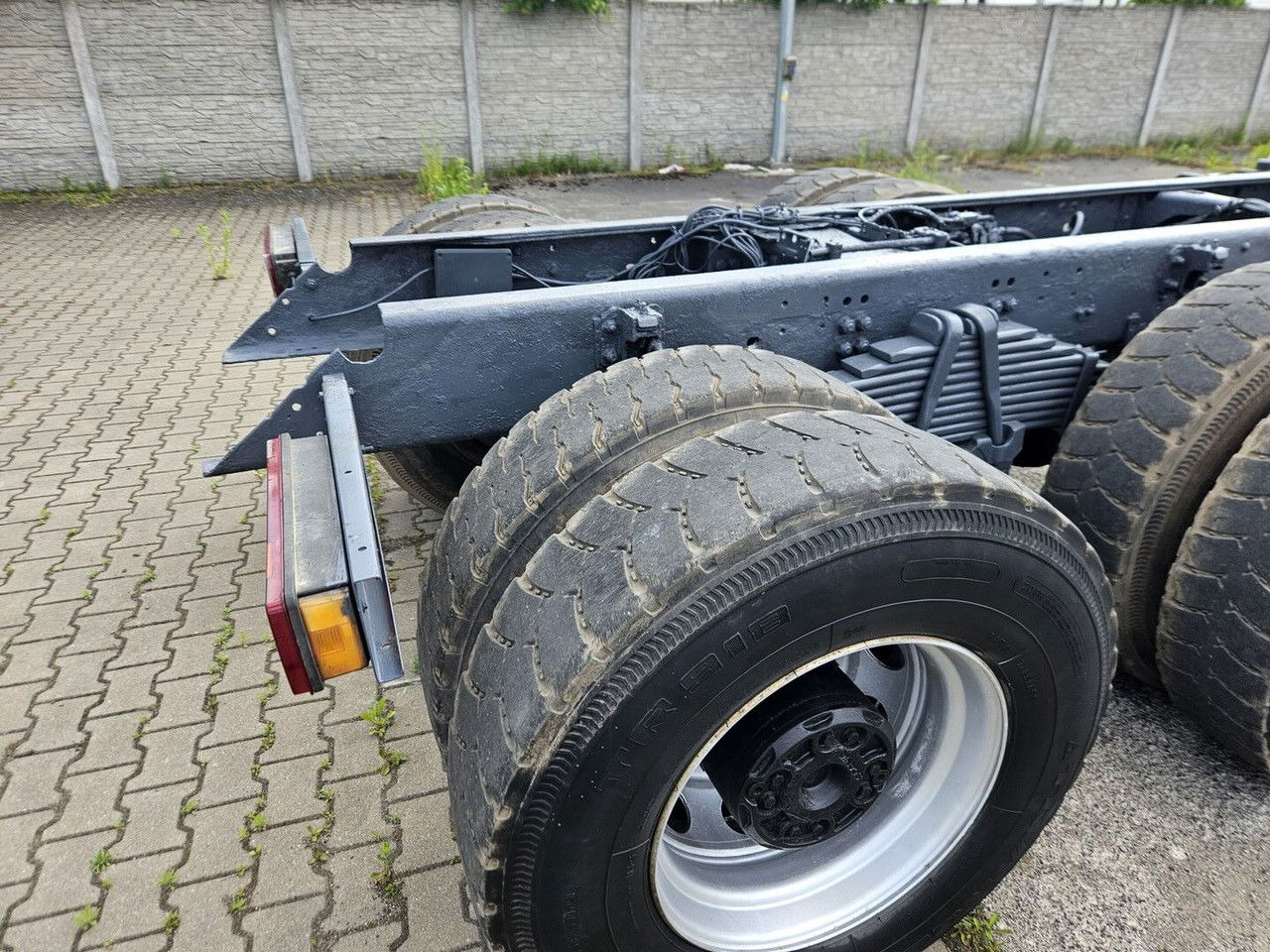 Scania 144 530 - 6x4 - full spring - retarder - Cab chassis truck: picture 5 Scania 144 530 - 6x4 - full spring - retarder - Cab chassis truck: picture 5