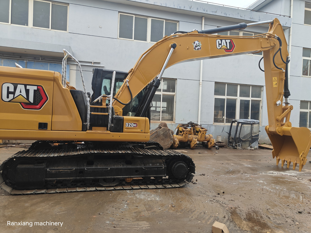 CATERPILLAR 320GC - Crawler excavator: picture 2 CATERPILLAR 320GC - Crawler excavator: picture 2