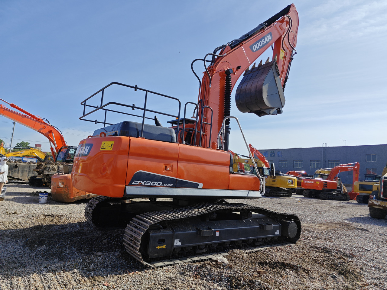 DOOSAN DX300 used excavator - Mobile crane: picture 4 DOOSAN DX300 used excavator - Mobile crane: picture 4