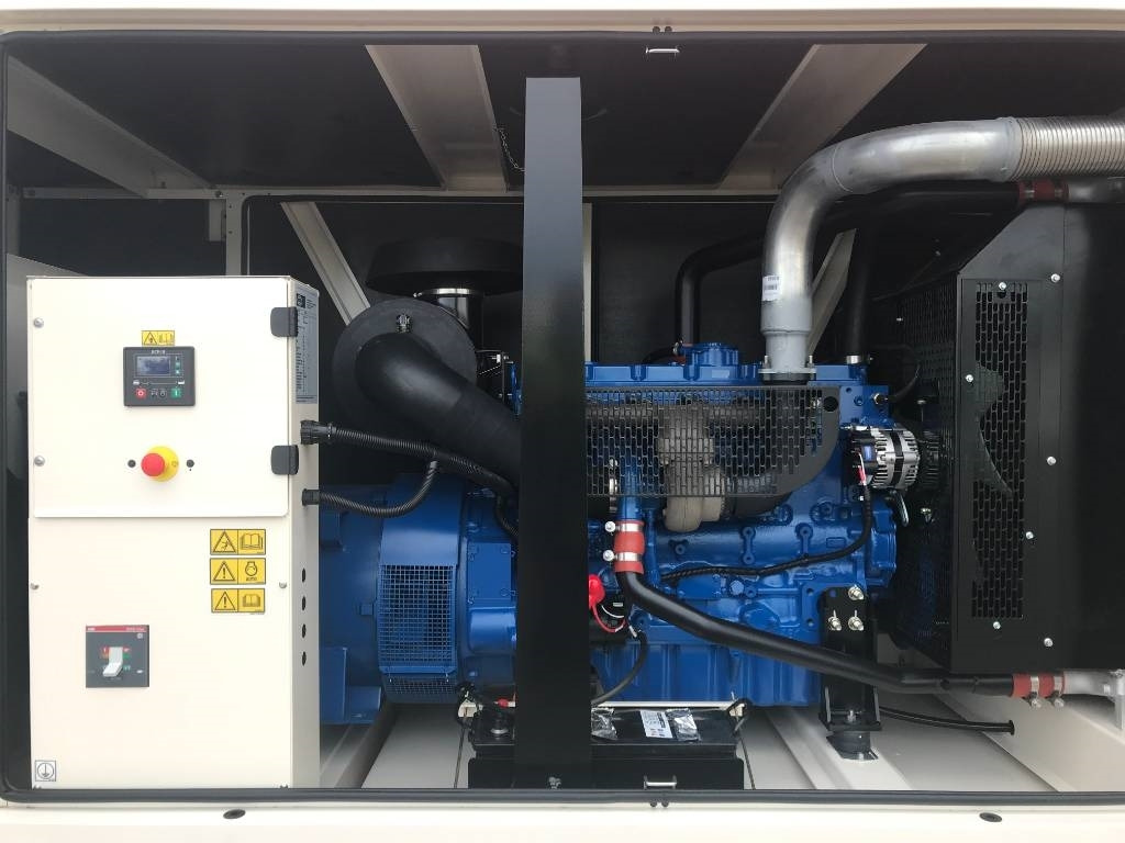 FG Wilson P200-3 - 200 kVA Genset - DPX-16011 - Generator set: picture 4 FG Wilson P200-3 - 200 kVA Genset - DPX-16011 - Generator set: picture 4