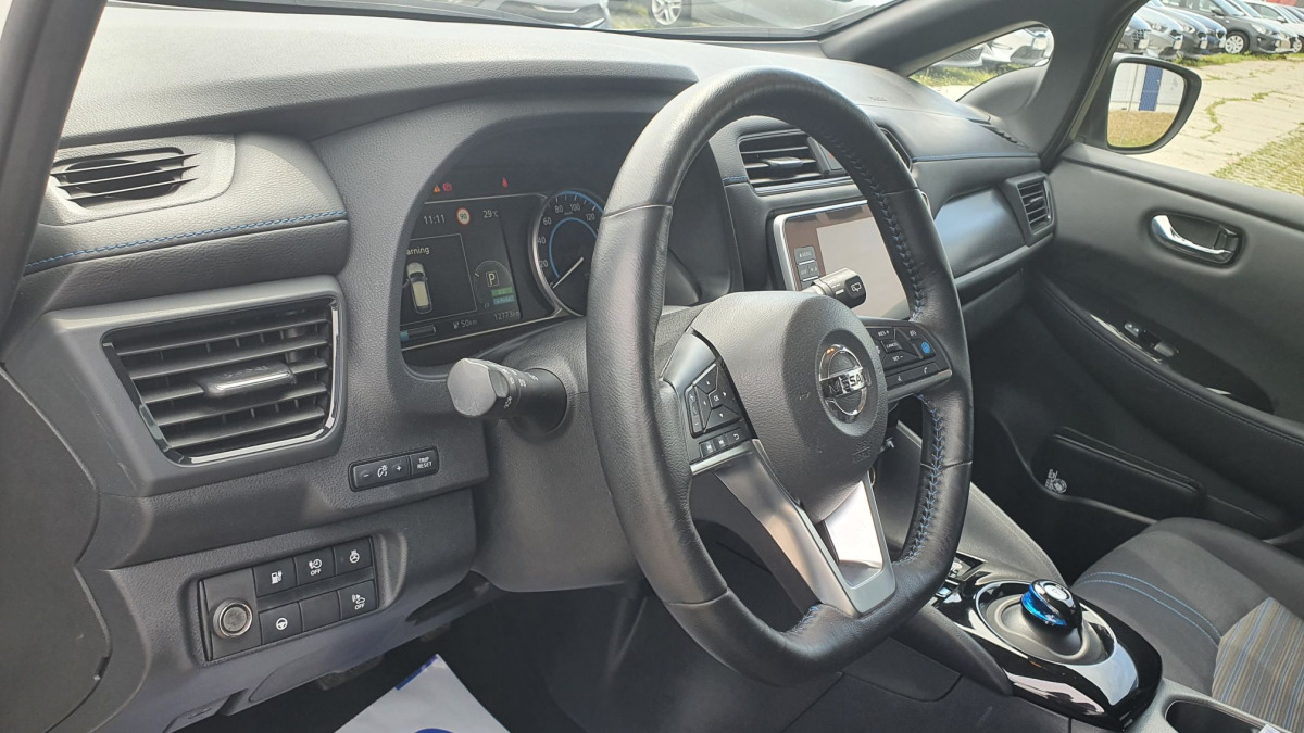 Hatchback NISSAN LEAF HATCHBACK: picture 8