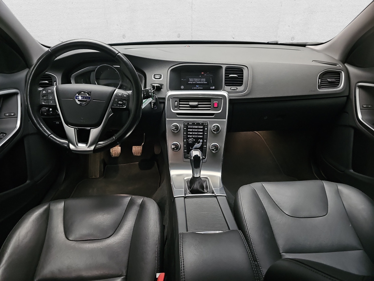 Car VOLVO V60 CROSS COUNTRY KOMBI: picture 10