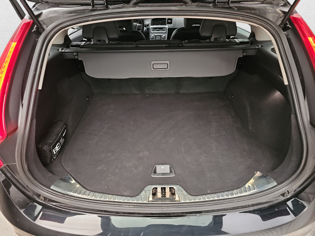 Car VOLVO V60 CROSS COUNTRY KOMBI: picture 14