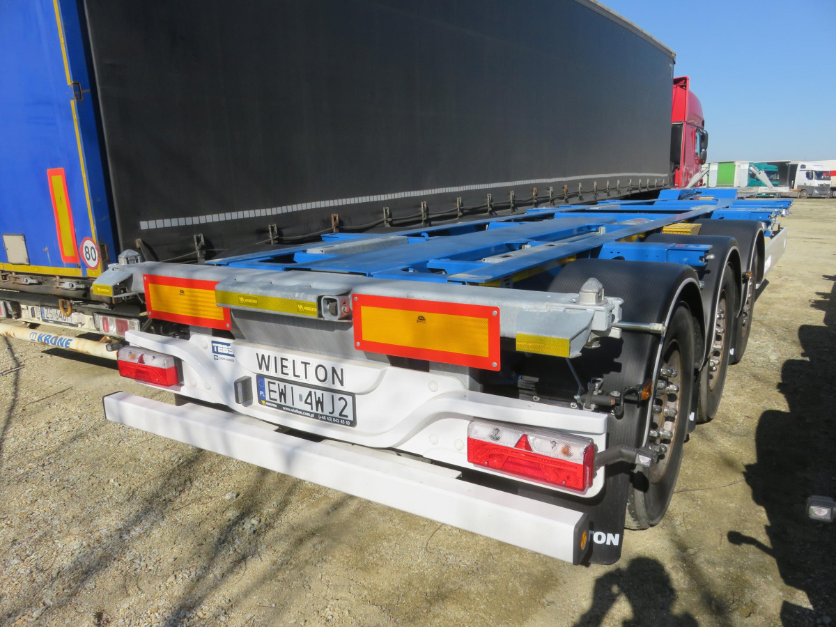WIELTON NS3P KONTENEROWA - Closed box trailer: picture 4 WIELTON NS3P KONTENEROWA - Closed box trailer: picture 4