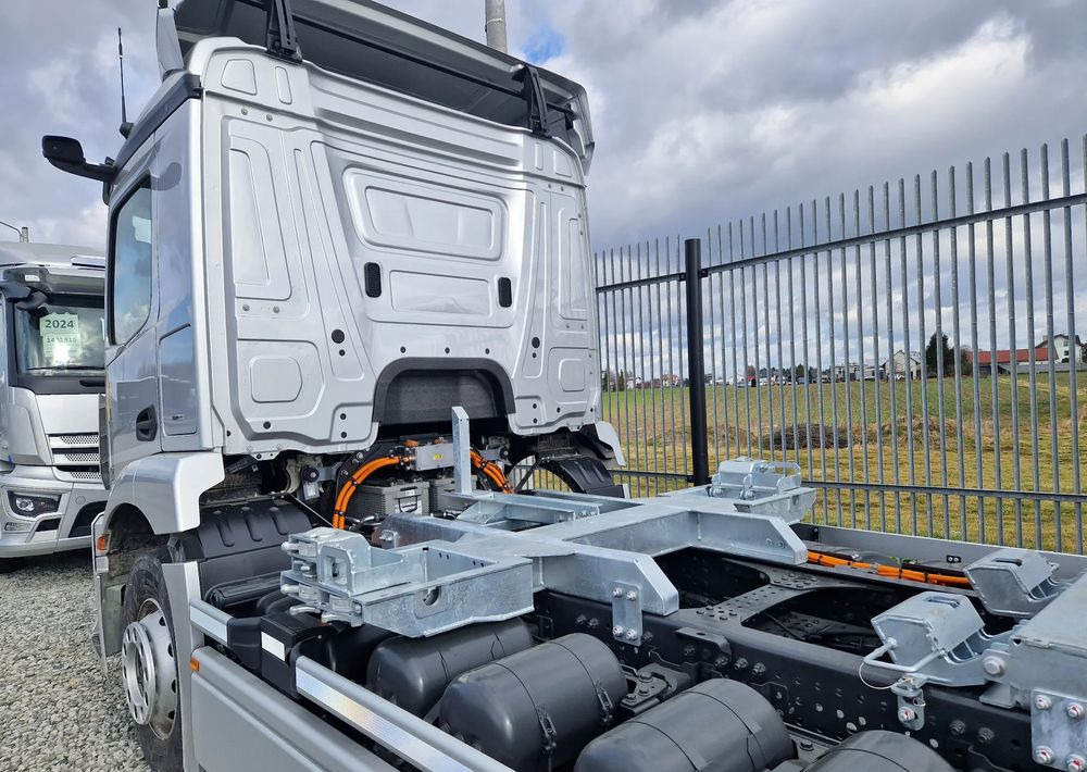 Mercedes-Benz eActros 400 6x2 BDF Elektryczny - Container transporter/ Swap body truck, Electric truck: picture 4 Mercedes-Benz eActros 400 6x2 BDF Elektryczny - Container transporter/ Swap body truck, Electric truck: picture 4