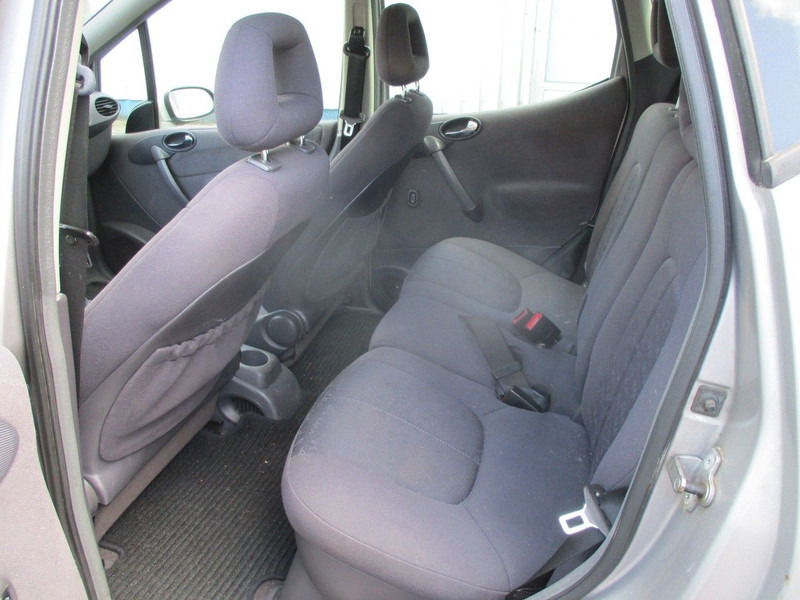 Hatchback Mercedes-Benz A-Klasse A160 Elegance , Manual: picture 11