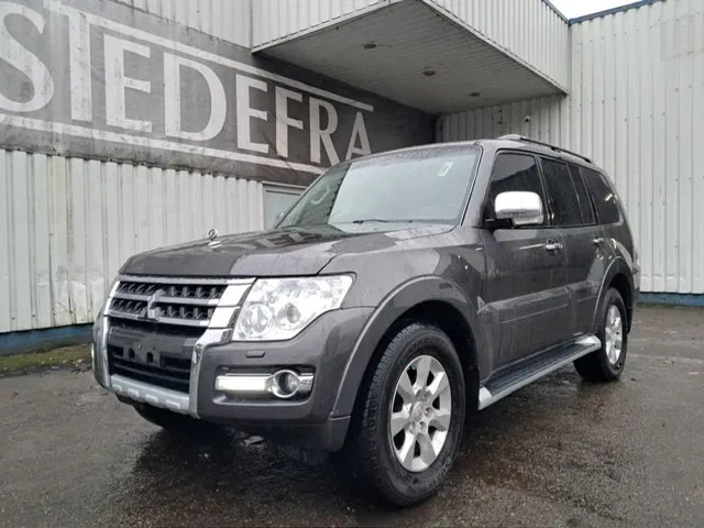 Mitsubishi Pajero GLS 3.5 - V6 , 4x4 , 7 Pers., Full Option - Car: picture 1 Mitsubishi Pajero GLS 3.5 - V6 , 4x4 , 7 Pers., Full Option - Car: picture 1
