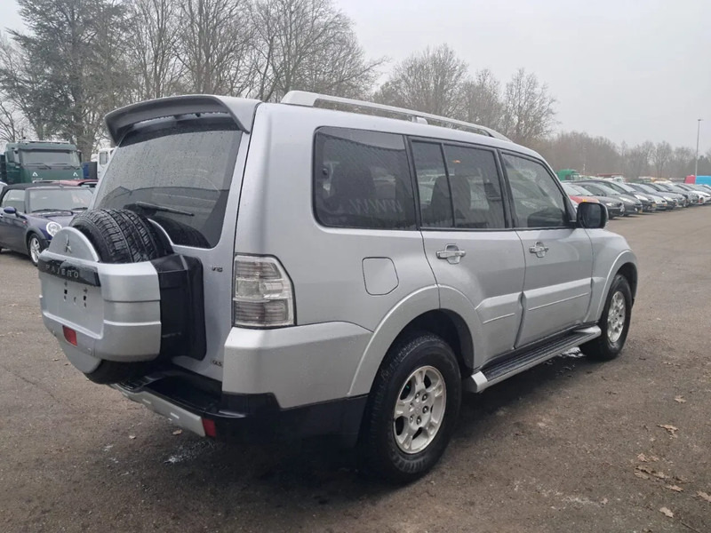Mitsubishi Pajero GLS 3.5 - V6 , 4x4 , 7 Pers., Full Option - Car: picture 3 Mitsubishi Pajero GLS 3.5 - V6 , 4x4 , 7 Pers., Full Option - Car: picture 3