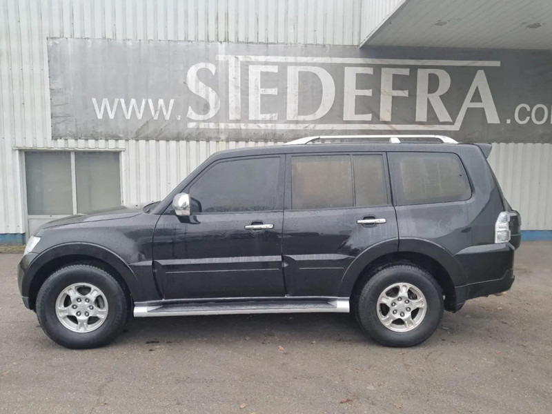 Mitsubishi Pajero GLS 3.5 - V6 , 4x4 , 7 Pers., Full Option - Car: picture 2 Mitsubishi Pajero GLS 3.5 - V6 , 4x4 , 7 Pers., Full Option - Car: picture 2