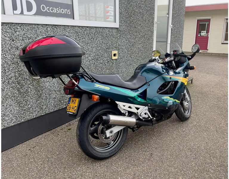 Suzuki GSX 600 F - Motorcycle: picture 4 Suzuki GSX 600 F - Motorcycle: picture 4