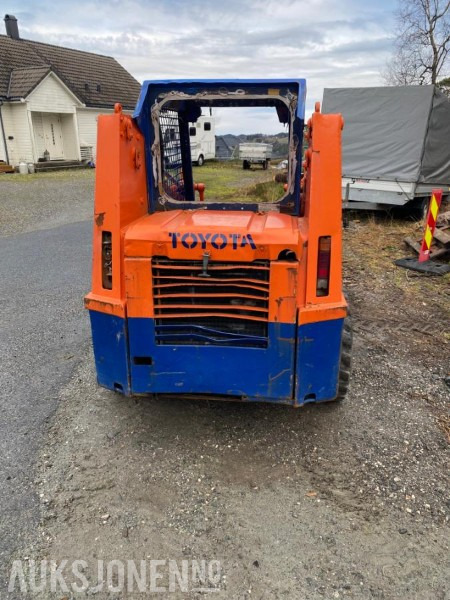 1900 Toyota SDK8 mva fri kompaktlaster - Skid steer loader: picture 3 1900 Toyota SDK8 mva fri kompaktlaster - Skid steer loader: picture 3