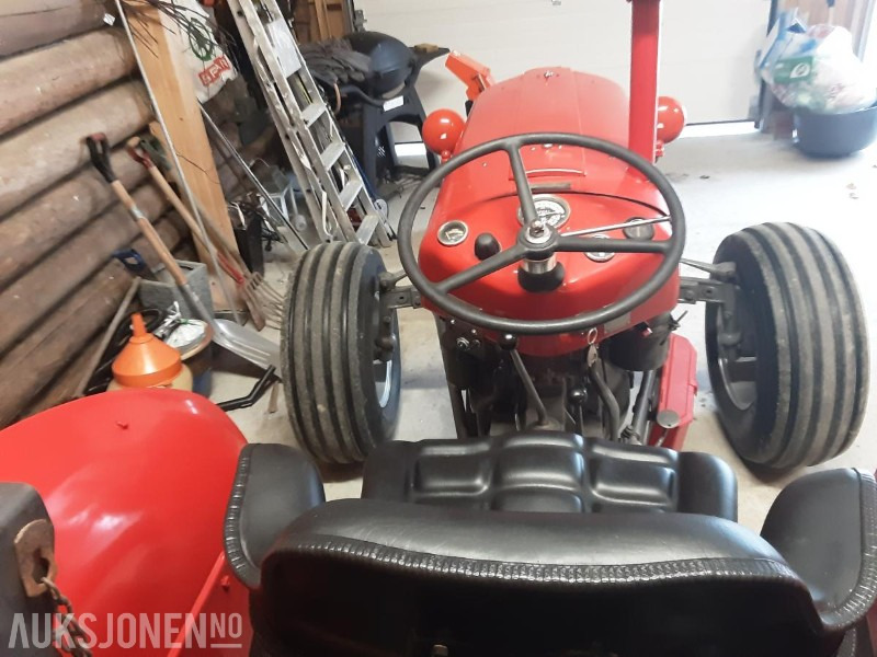 1972 Massey Ferguson 35 - Nyoppusset traktor - Farm tractor: picture 4 1972 Massey Ferguson 35 - Nyoppusset traktor - Farm tractor: picture 4