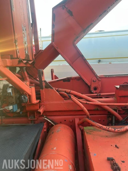 Hook lift truck 1993 Scania R-serie 143 450 Topliner med krokløft EU OK 11.2026: picture 13 Hook lift truck 1993 Scania R-serie 143 450 Topliner med krokløft EU OK 11.2026: picture 13