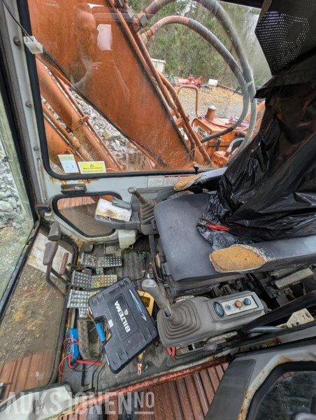 1994 Fiat-Hitachi FH150LC-3 Reparasjonsobjekt - Excavator: picture 5 1994 Fiat-Hitachi FH150LC-3 Reparasjonsobjekt - Excavator: picture 5