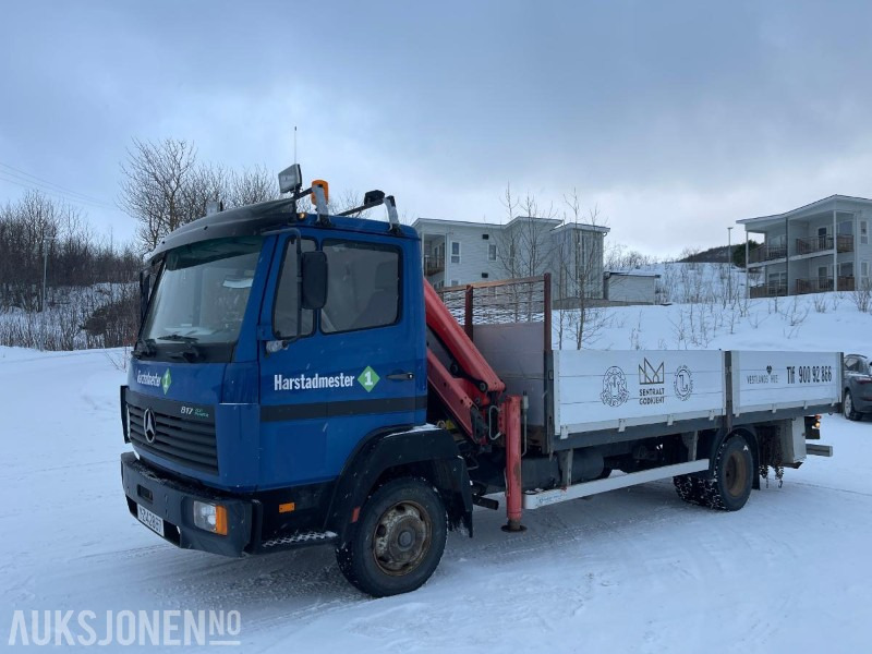 2001 Mercedes-Benz 817/42 planbil med Palfinger PK 4400 kran, selges som lett reparasjons objekt - Crane truck: picture 1 2001 Mercedes-Benz 817/42 planbil med Palfinger PK 4400 kran, selges som lett reparasjons objekt - Crane truck: picture 1