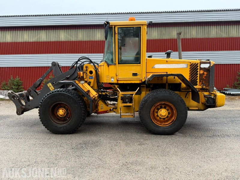 Wheel loader 2002 Volvo L70D Hjullaster – Hydraulisk HK-feste – 3 og 4. funksjon: picture 9 Wheel loader 2002 Volvo L70D Hjullaster – Hydraulisk HK-feste – 3 og 4. funksjon: picture 9