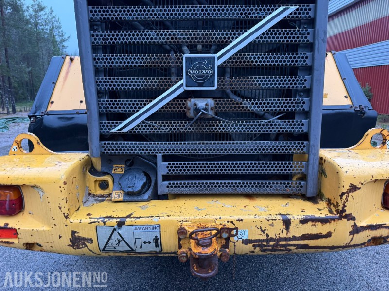 Wheel loader 2002 Volvo L70D Hjullaster – Hydraulisk HK-feste – 3 og 4. funksjon: picture 27 Wheel loader 2002 Volvo L70D Hjullaster – Hydraulisk HK-feste – 3 og 4. funksjon: picture 27