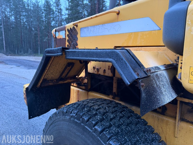 Wheel loader 2002 Volvo L70D Hjullaster – Hydraulisk HK-feste – 3 og 4. funksjon: picture 23 Wheel loader 2002 Volvo L70D Hjullaster – Hydraulisk HK-feste – 3 og 4. funksjon: picture 23