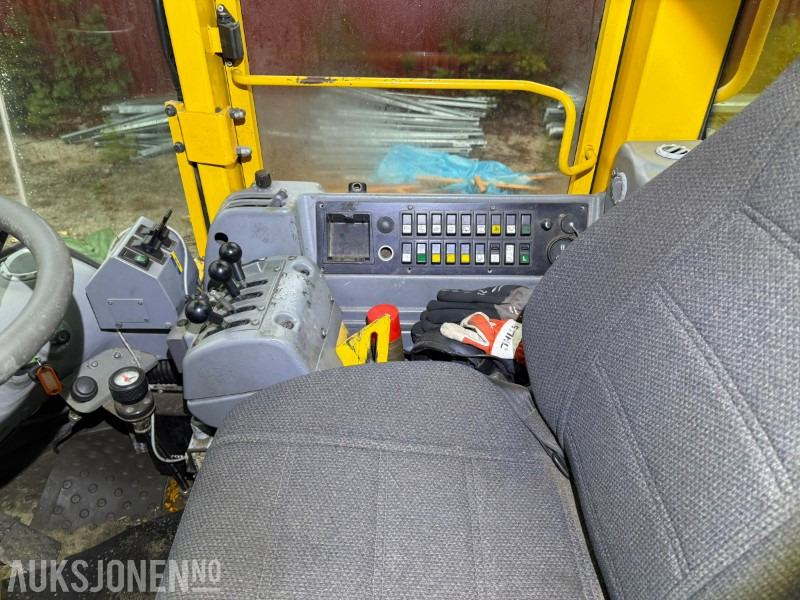 Wheel loader 2002 Volvo L70D Hjullaster – Hydraulisk HK-feste – 3 og 4. funksjon: picture 45 Wheel loader 2002 Volvo L70D Hjullaster – Hydraulisk HK-feste – 3 og 4. funksjon: picture 45