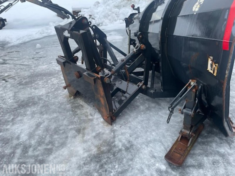 2004 Tellefsdal D-plow Snøplog 3000 m/ BM feste - Construction equipment: picture 3 2004 Tellefsdal D-plow Snøplog 3000 m/ BM feste - Construction equipment: picture 3