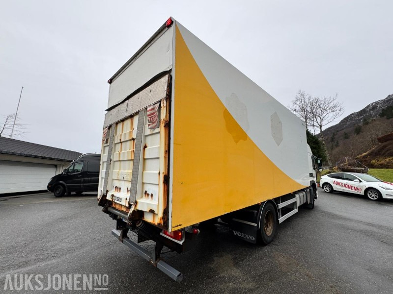 2007 Volvo FM-300 - 4x2 - Bussbygg 18 pallers skap - Box truck: picture 4 2007 Volvo FM-300 - 4x2 - Bussbygg 18 pallers skap - Box truck: picture 4