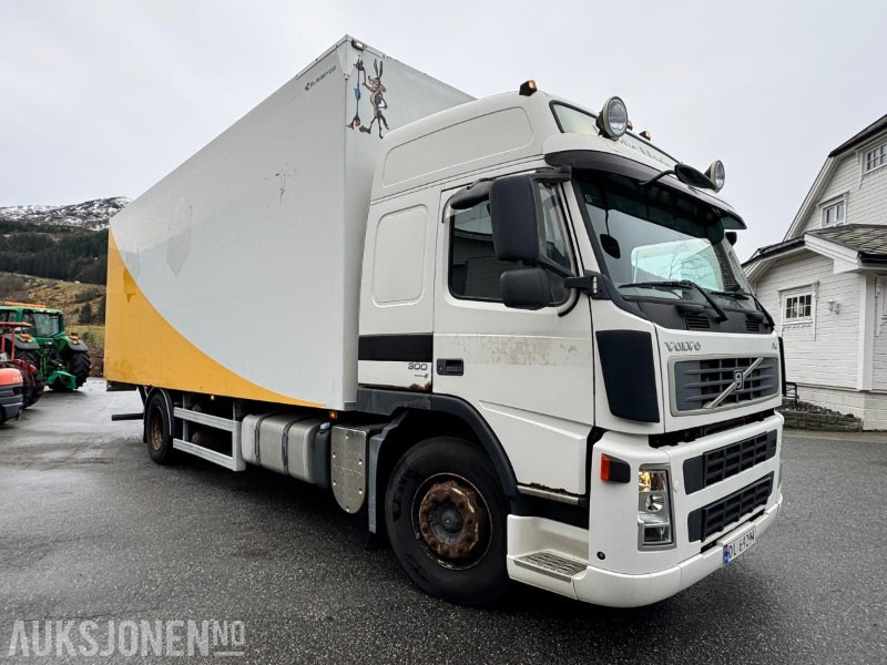 2007 Volvo FM-300 - 4x2 - Bussbygg 18 pallers skap - Box truck: picture 3 2007 Volvo FM-300 - 4x2 - Bussbygg 18 pallers skap - Box truck: picture 3
