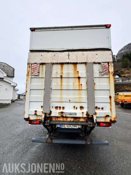 2007 Volvo FM-300 - 4x2 - Bussbygg 18 pallers skap - Box truck: picture 5 2007 Volvo FM-300 - 4x2 - Bussbygg 18 pallers skap - Box truck: picture 5