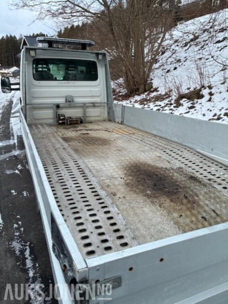 2008 Iveco Daily bilfrakter med avtagbare sidelemmer og utrekkbare kjørebruer. - Autotransporter truck: picture 5 2008 Iveco Daily bilfrakter med avtagbare sidelemmer og utrekkbare kjørebruer. - Autotransporter truck: picture 5